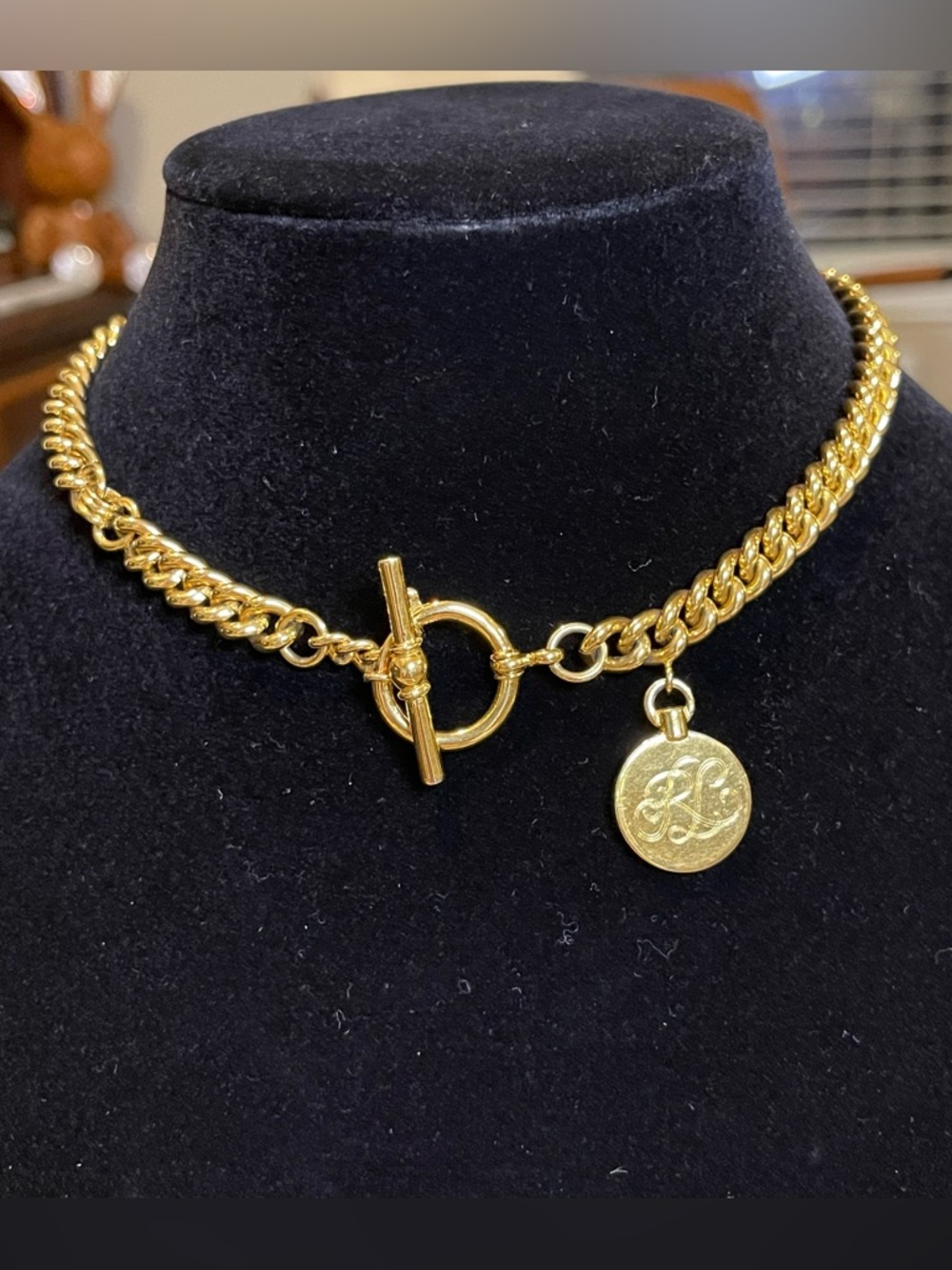 RARE🚨Ralph Lauren Polished Gold-Tone Chocker Necklace with Monogram Pendant